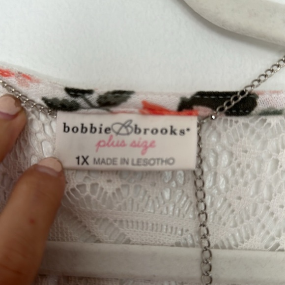 Bobbie Brooks Plus Size Floral and Lace Blouse with Necklace - Picture 5 of 8